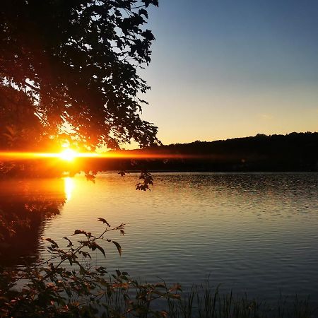 Domek Nad Jeziorem Lack  Экстерьер фото